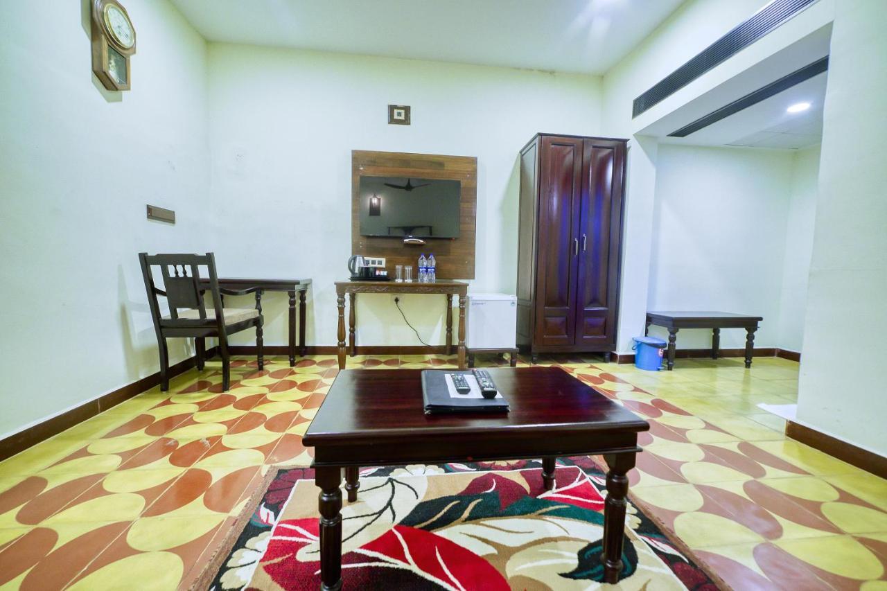 Hotel Windsor Castle Salem Extérieur photo